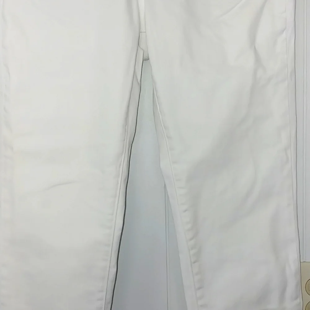 Levi's High Rise Straight Jeans - Picture 11 of 16